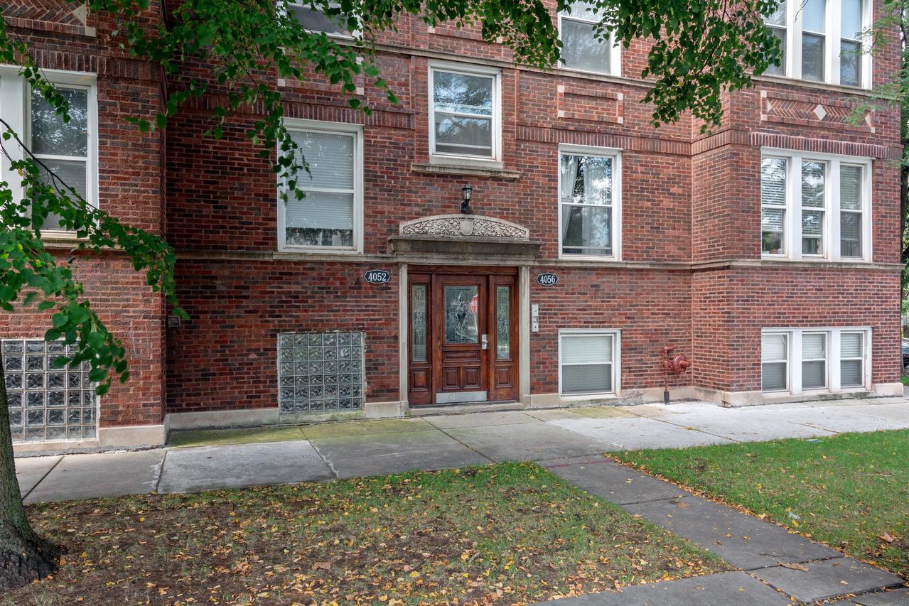 4056 N Richmond St. #3B, Chicago, IL 60618