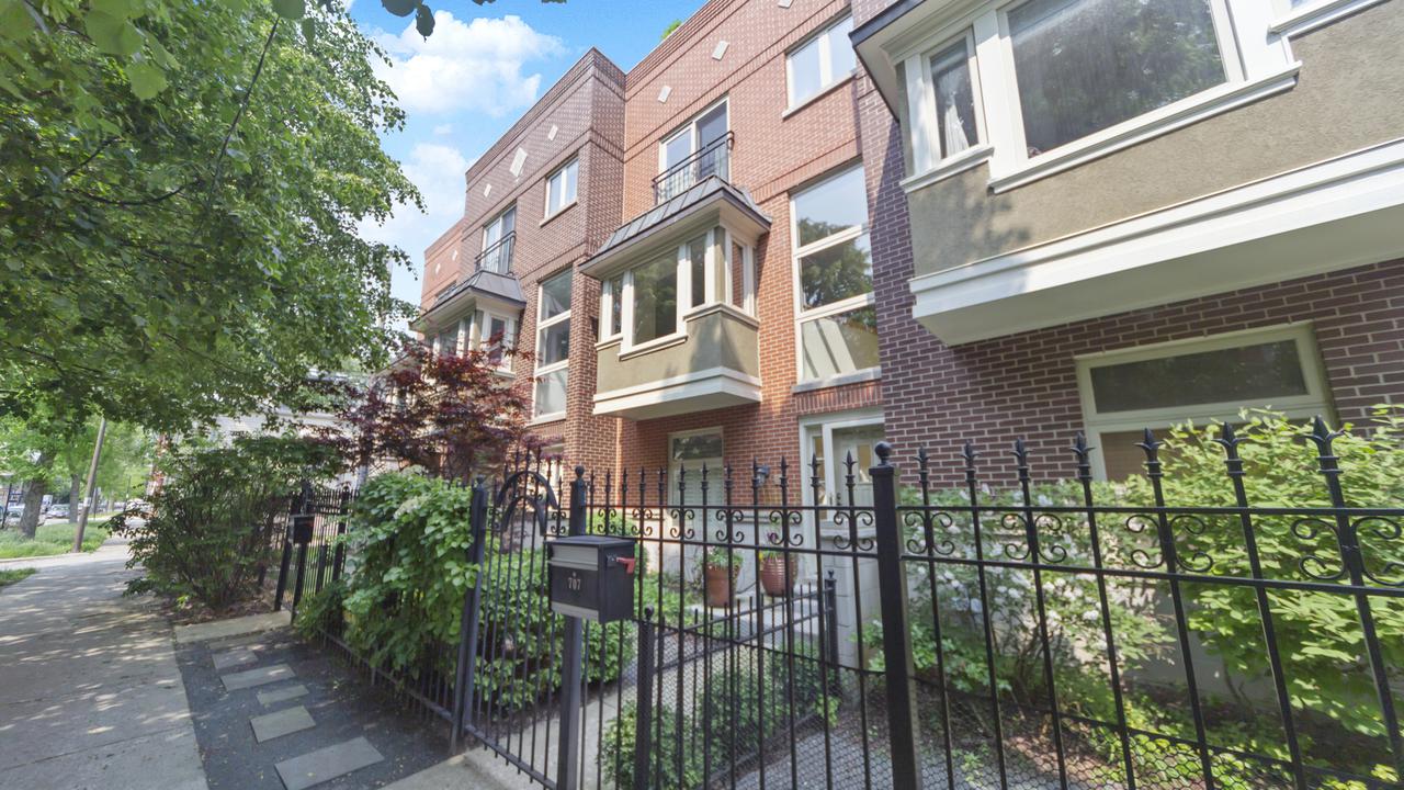 707 N Leavitt St., Chicago, IL 60612