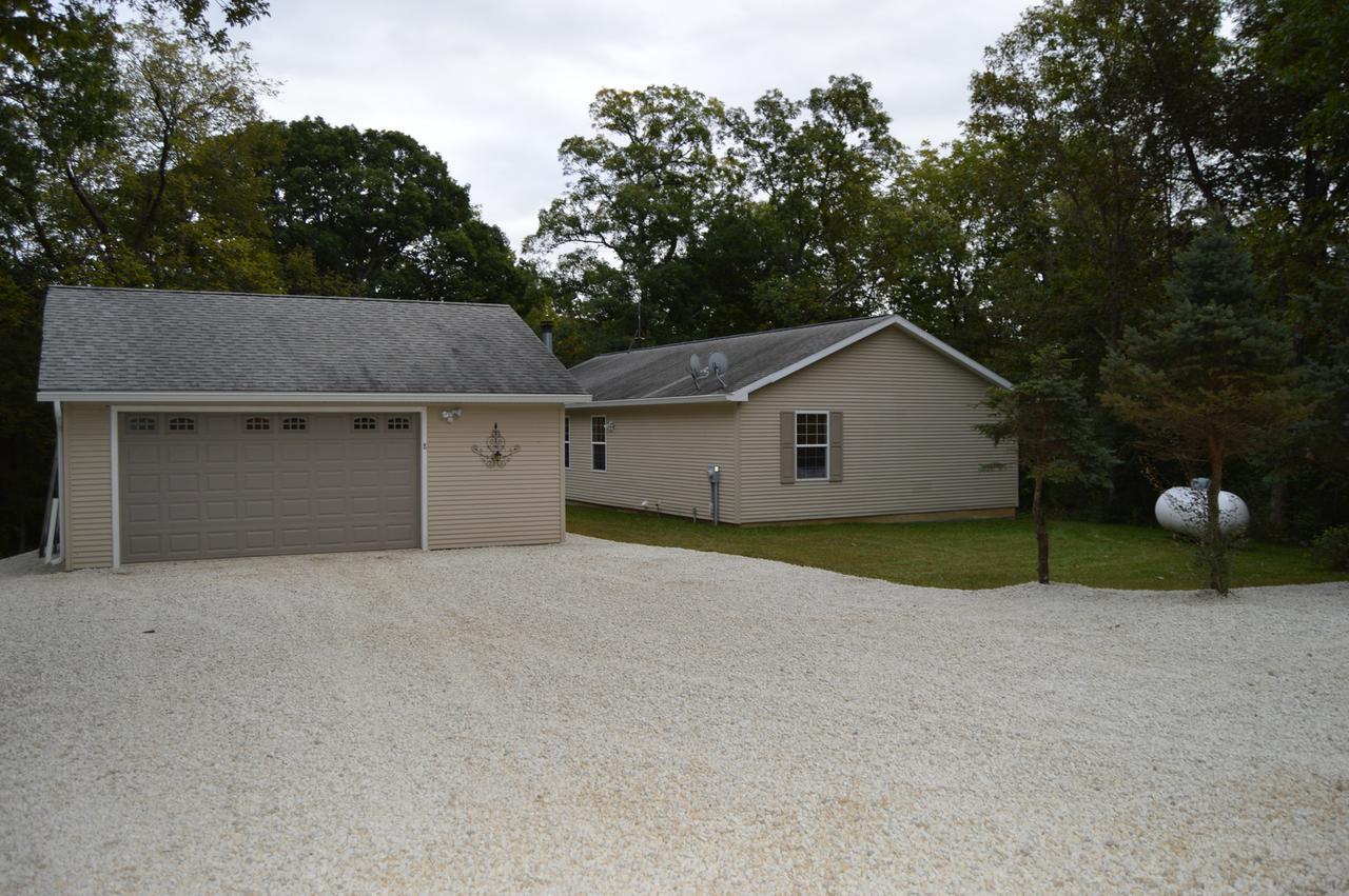 8 Apache Ct., Putnam, IL 61560
