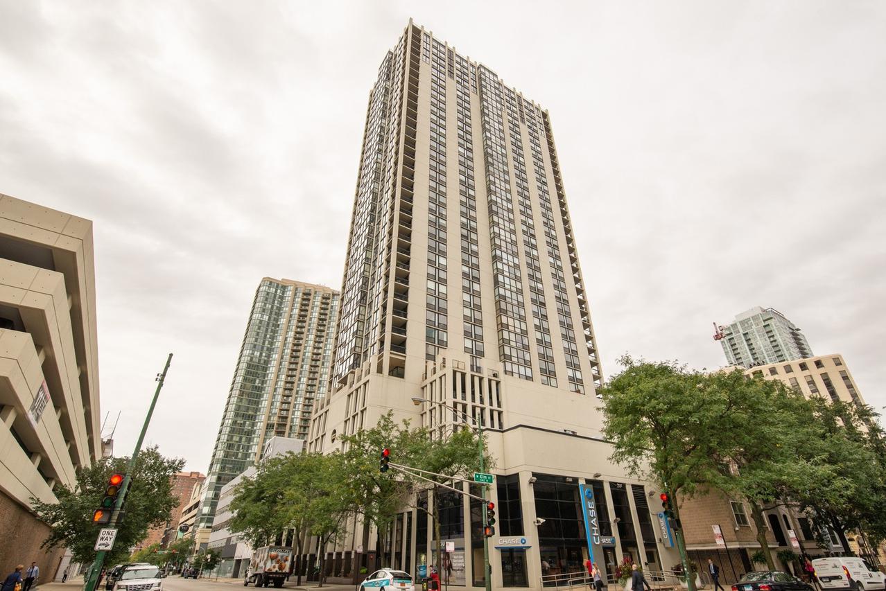 1122 N Clark St. #1401, Chicago, IL 60610