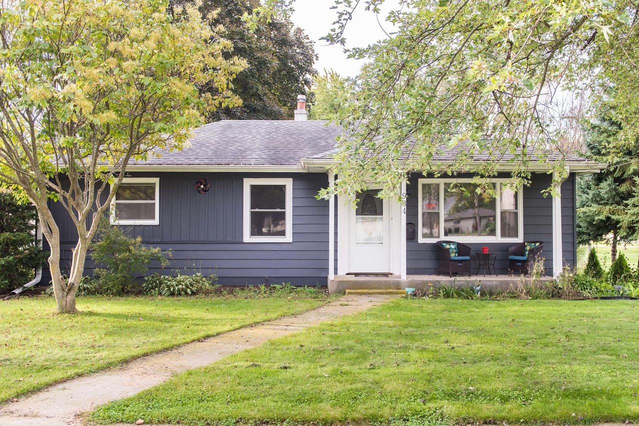 934 E Garden St., Dekalb, IL 60115