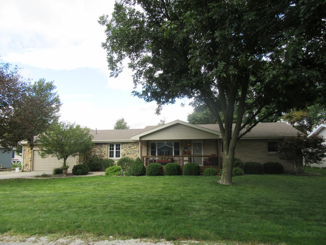 215 Hansen Dr., Clifton, IL 60927