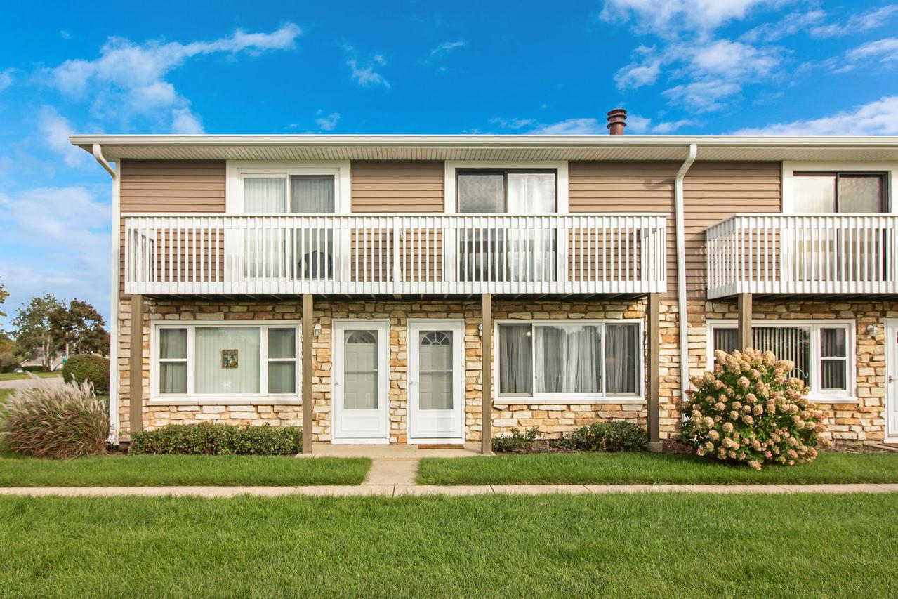 17351 W Maple Ln., Gurnee, IL 60031