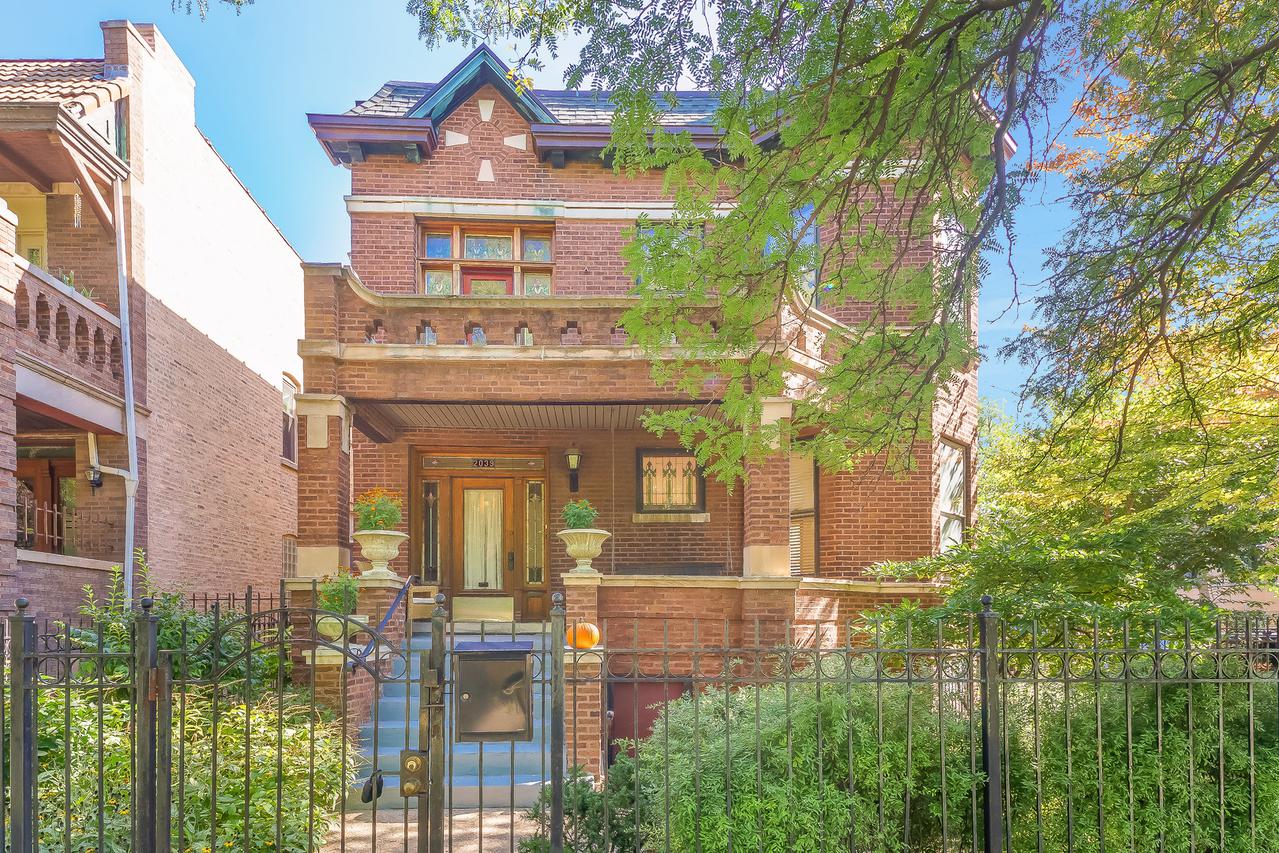 2039 N Humboldt Blvd., Chicago, IL 60647