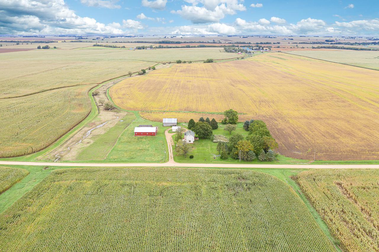 21 N Summerhill Rd., Polo, IL 61064