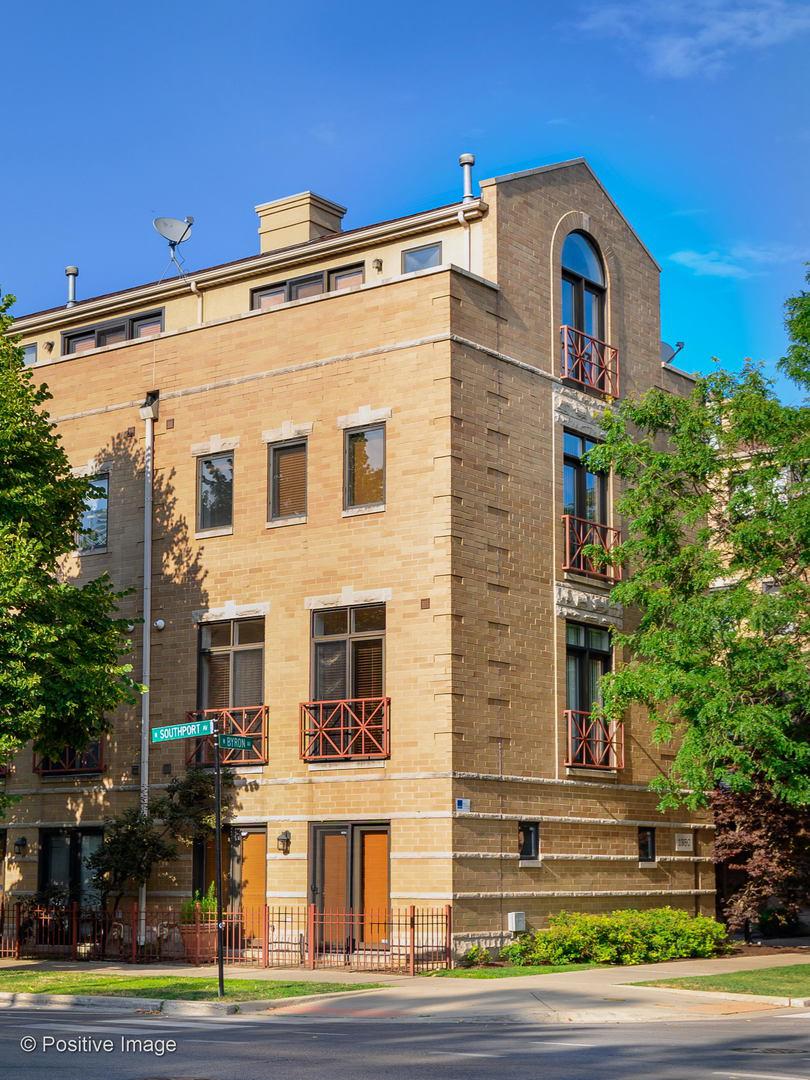 1350 W Byron St., Chicago, IL 60613