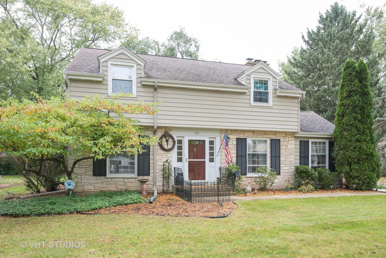 133 Aberdeen Dr., East Dundee, IL 60118