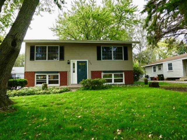 1409 Adams St., Lake In The Hills, IL 60156