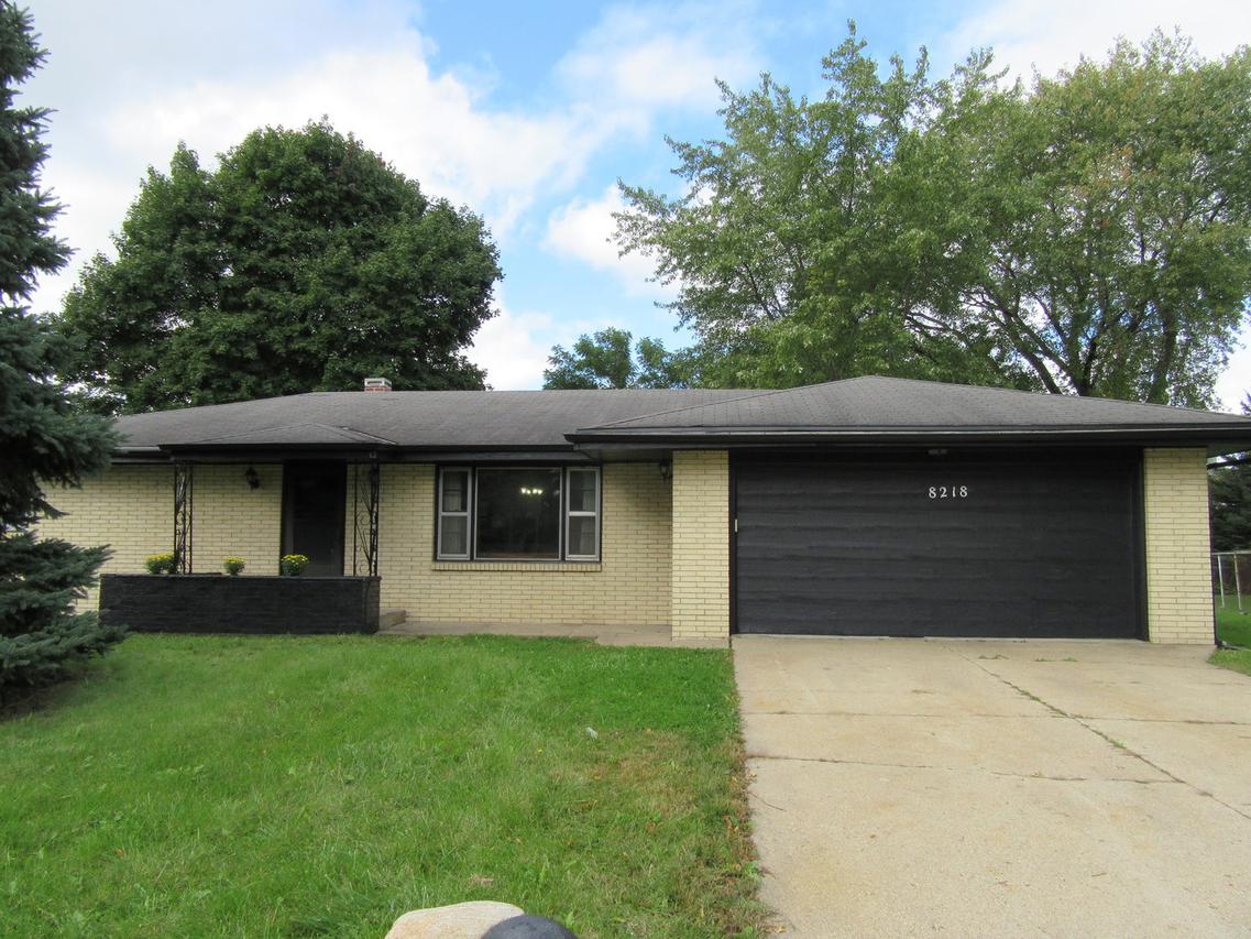 8218 N Alpine Rd., Machesney Park, IL 61115
