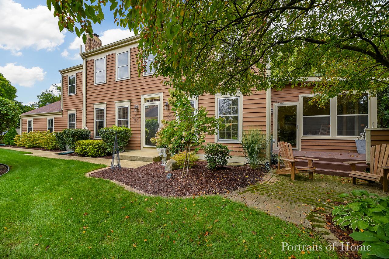 1603 Stonebridge Tr., Wheaton, IL 60189