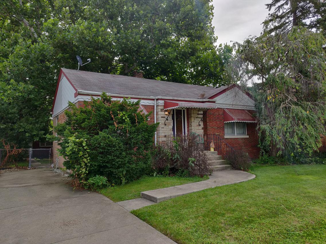 9241 Sproat Ave., Oak Lawn, IL 60453