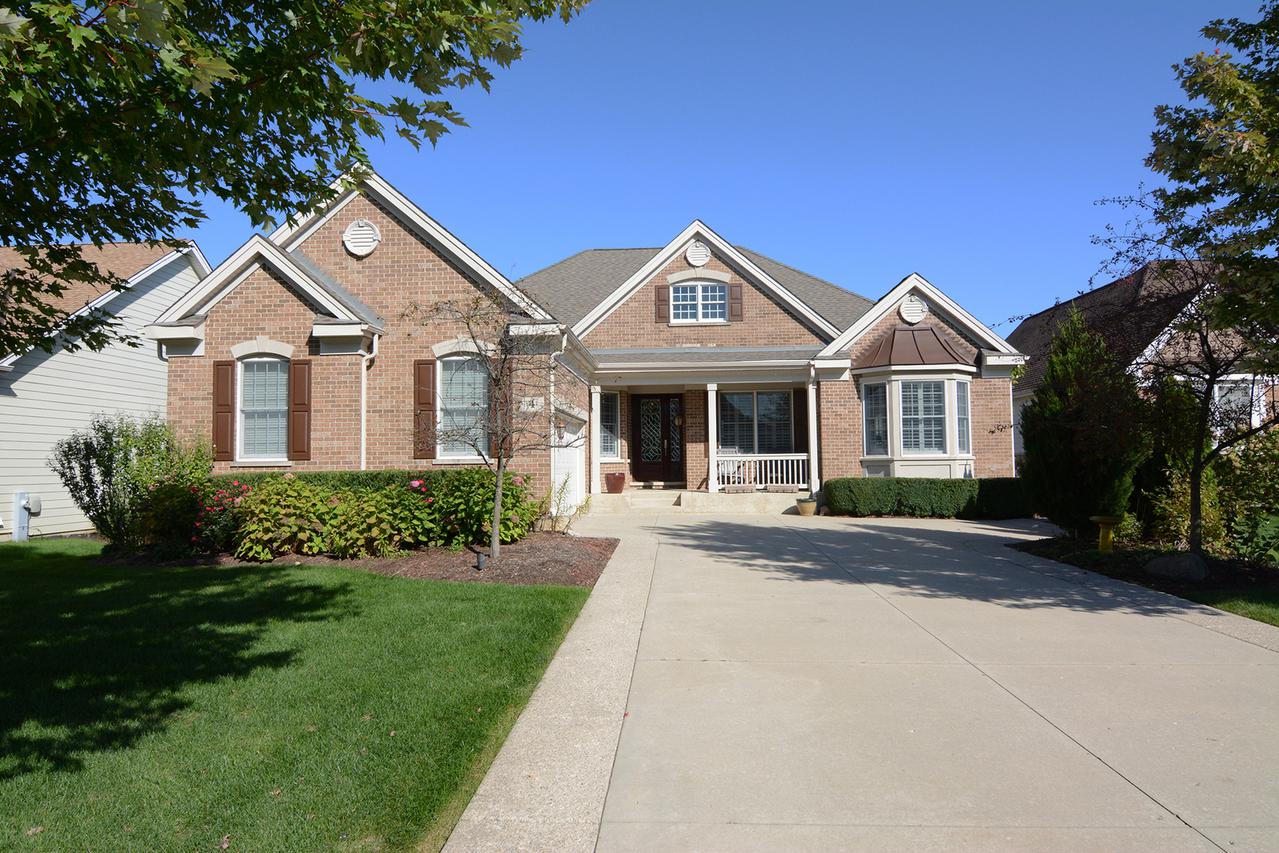 4 Aztec Ct., South Barrington, IL 60010