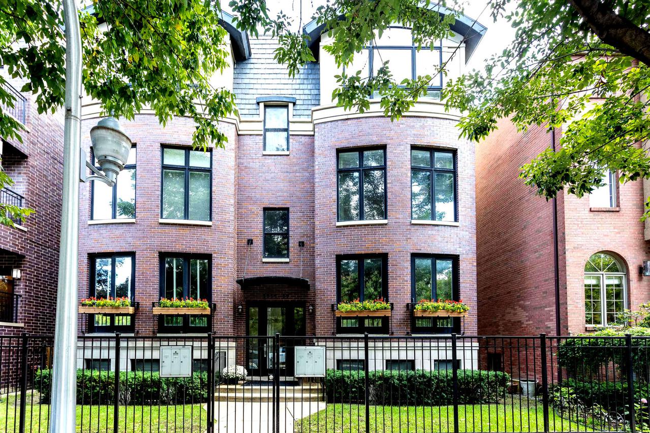 2715 N Southport Ave. #2S, Chicago, IL 60614