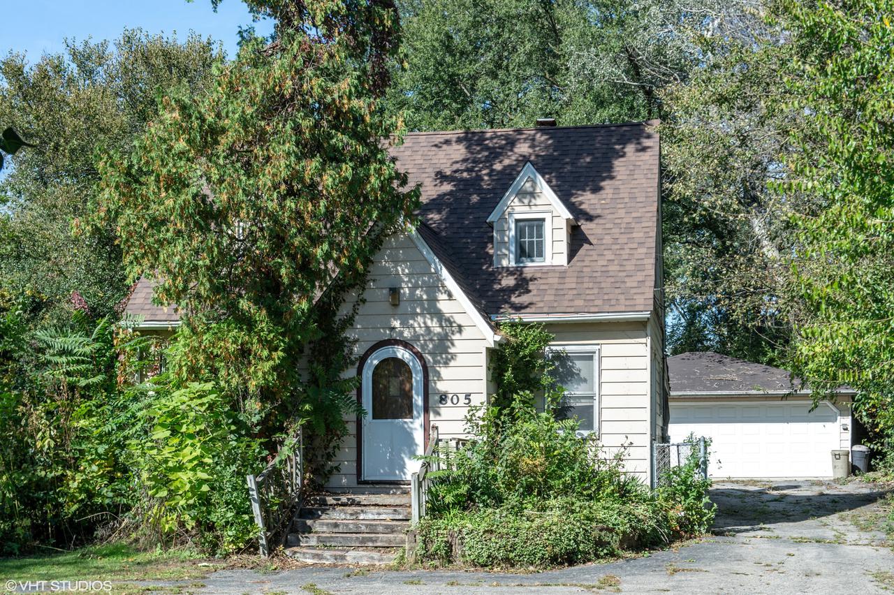 805 E Washington St., West Chicago, IL 60185