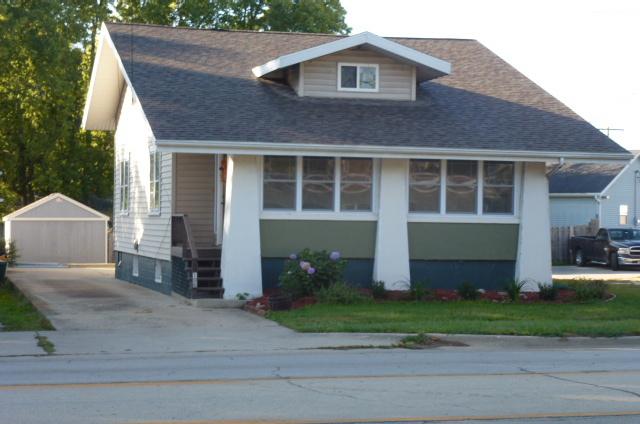 106 E Van Buren St., Clinton, IL 61727