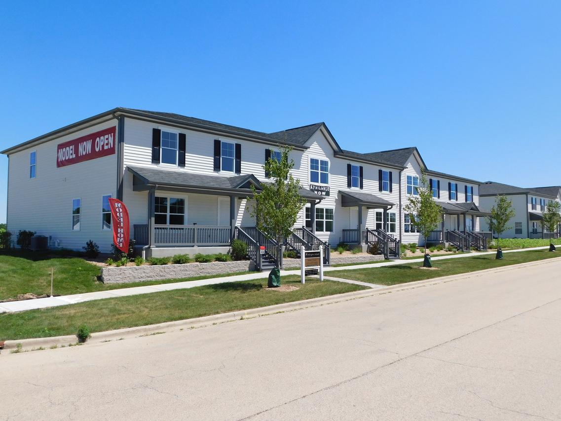 230 S Walnut St., Cortland, IL 60112