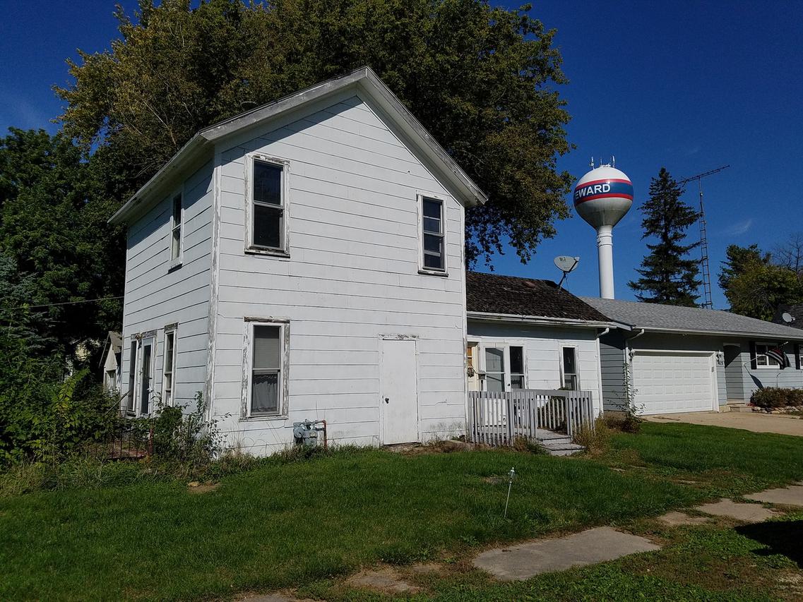 103 Fuller St., Steward, IL 60553