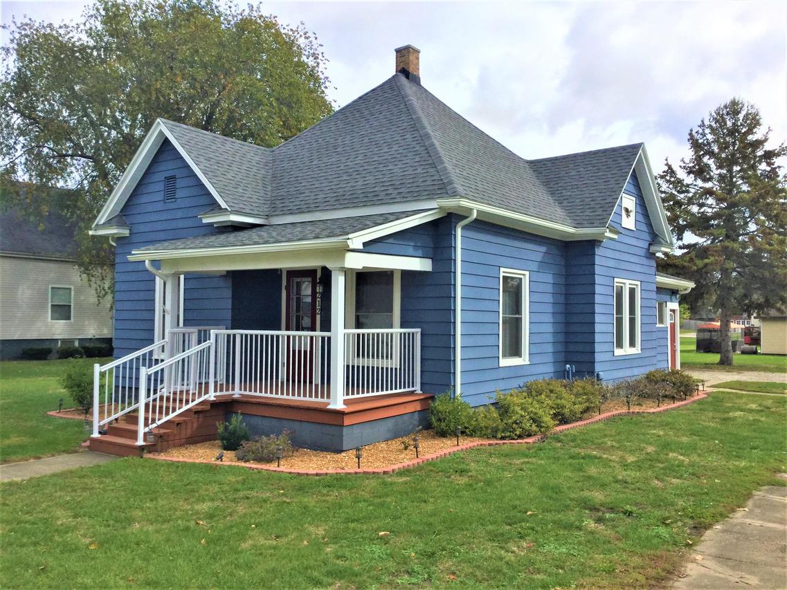 212 S Seymour St., Oakwood, IL 61858