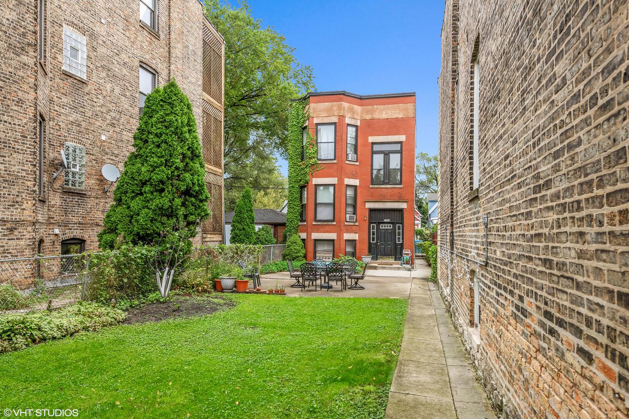 2449 N California Ave., Chicago, IL 60647