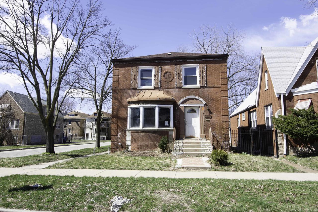 8556 S Saginaw Ave., Chicago, IL 60617