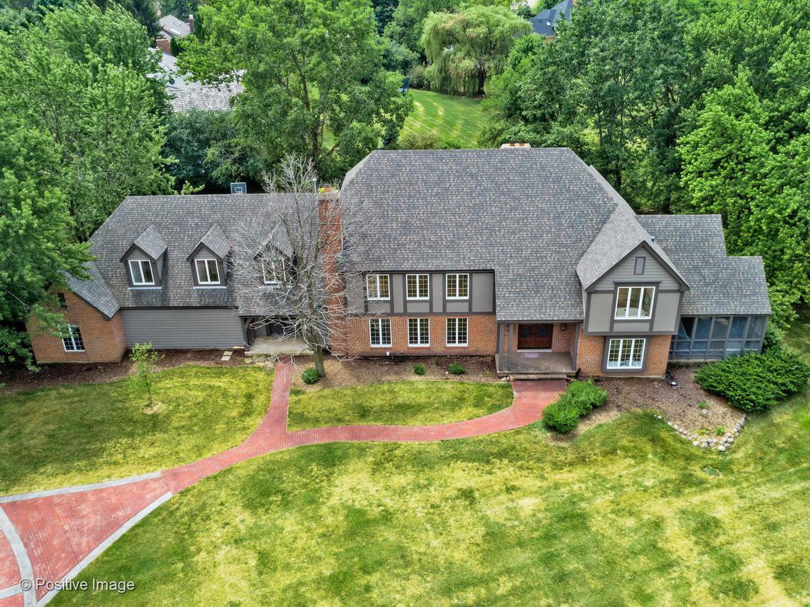 6 Blanchard Cir., South Barrington, IL 60010