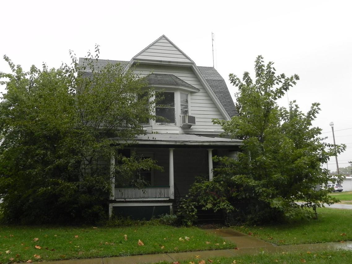 200 NE 2nd St., Atlanta, IL 61723