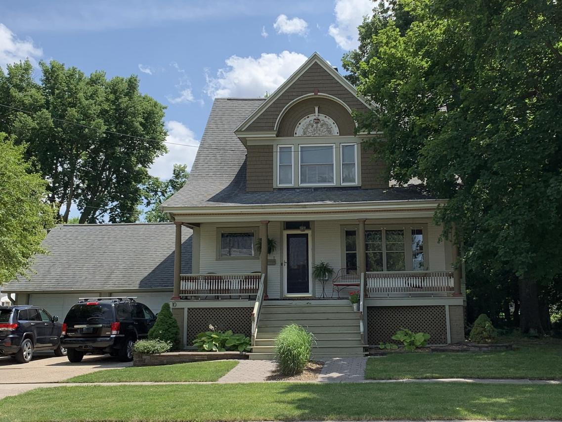 10 E 3rd St., El Paso, IL 61738