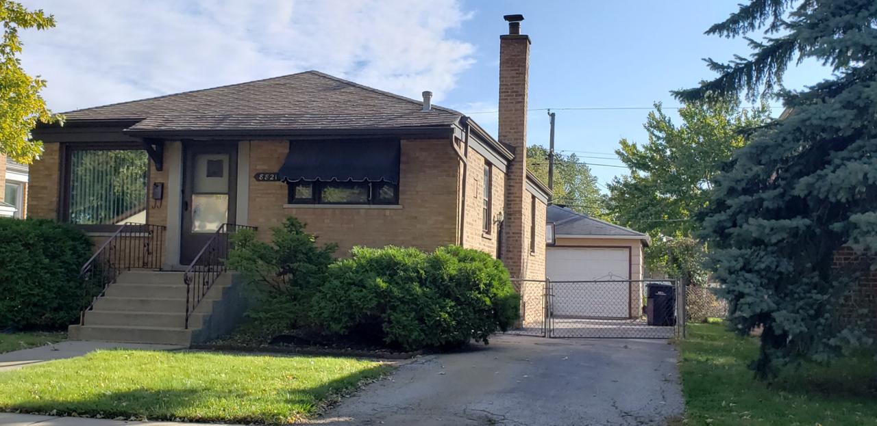 8821 S Troy Ave., Evergreen Park, IL 60805