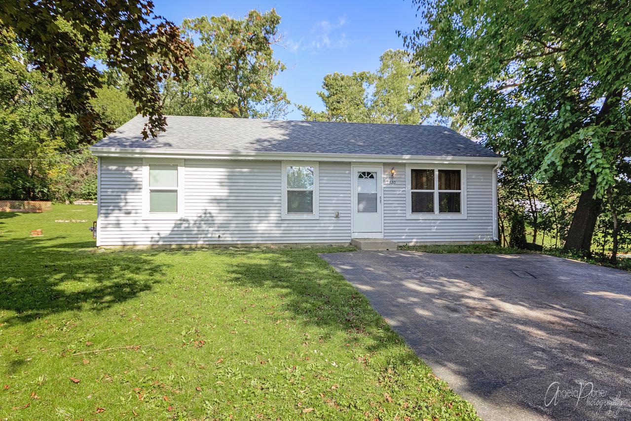 5320 W Woodland Dr., Mchenry, IL 60050
