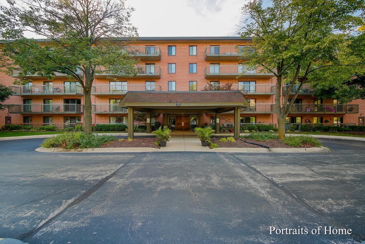 6443 Clarendon Hills Rd. #207, Willowbrook, IL 60527
