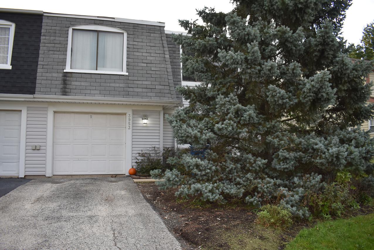 3953 Port Dr., Hanover Park, IL 60133