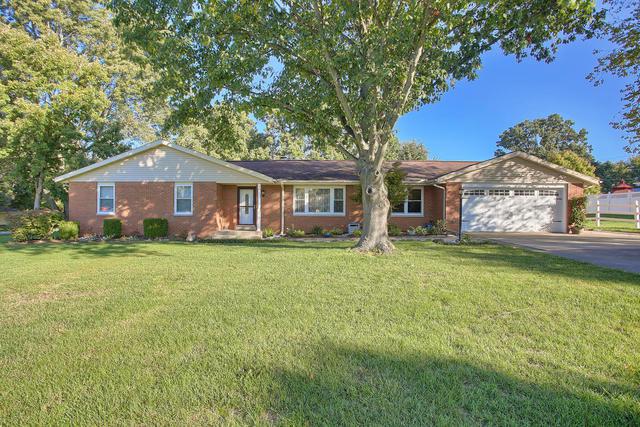 710 Sunset Dr., Mahomet, IL 61853