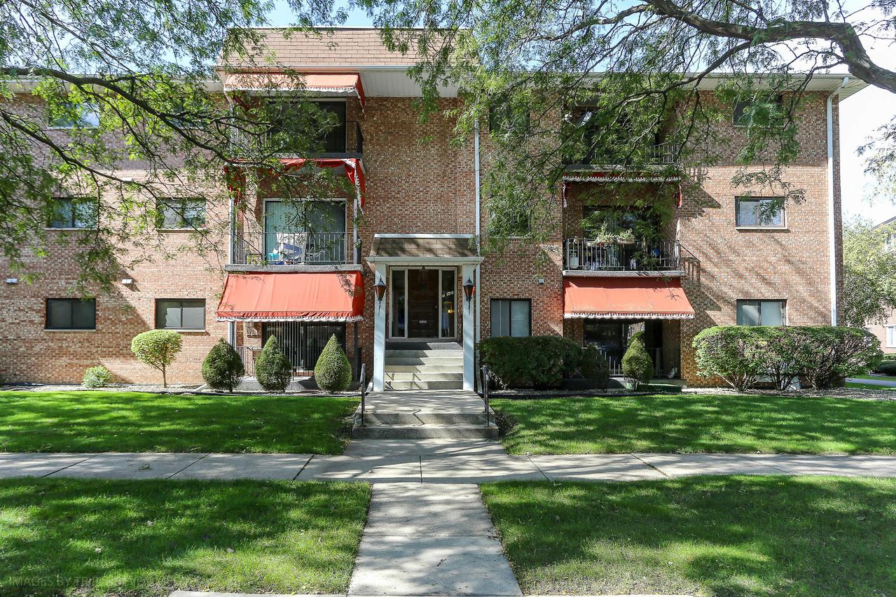 10332 Parkside Ave. #9, Oak Lawn, IL 60453