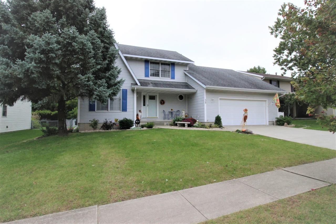 38 Aberdeen Way, Bloomington, IL 61704