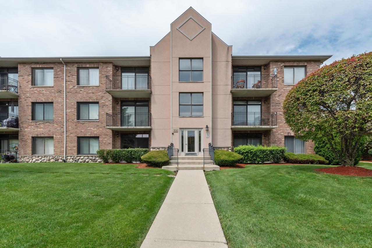 11036 Jodan Dr. #2D, Oak Lawn, IL 60453