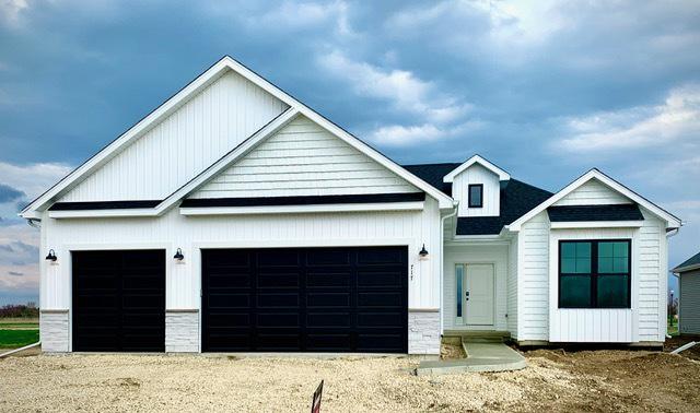 717 W Meadowdale Cir., Hampshire, IL 60140