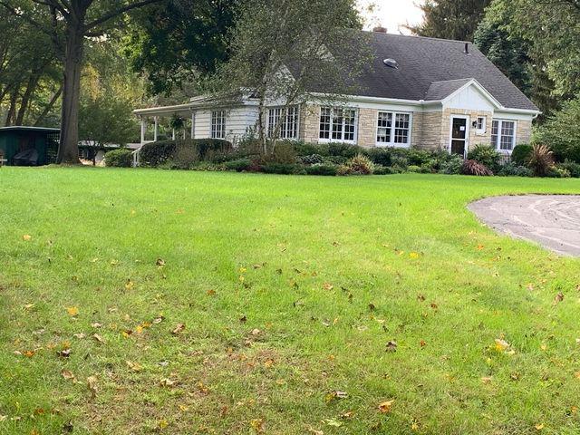 1095 Woodside Dr., Freeport, IL 61032
