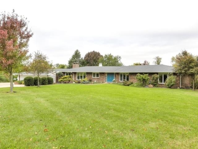 5411 Hickory Manor Ln., Clinton, IL 61727