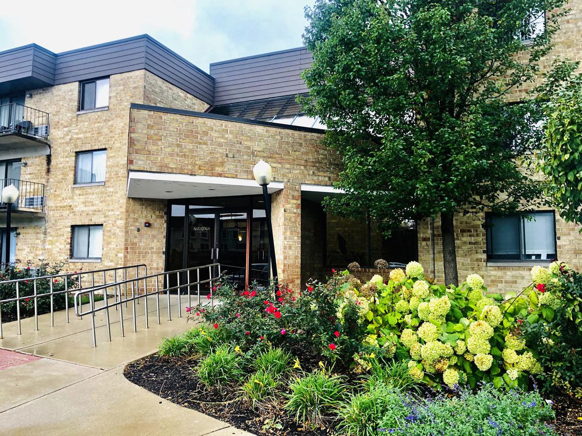 5550 Astor Ln. #208, Rolling Meadows, IL 60008