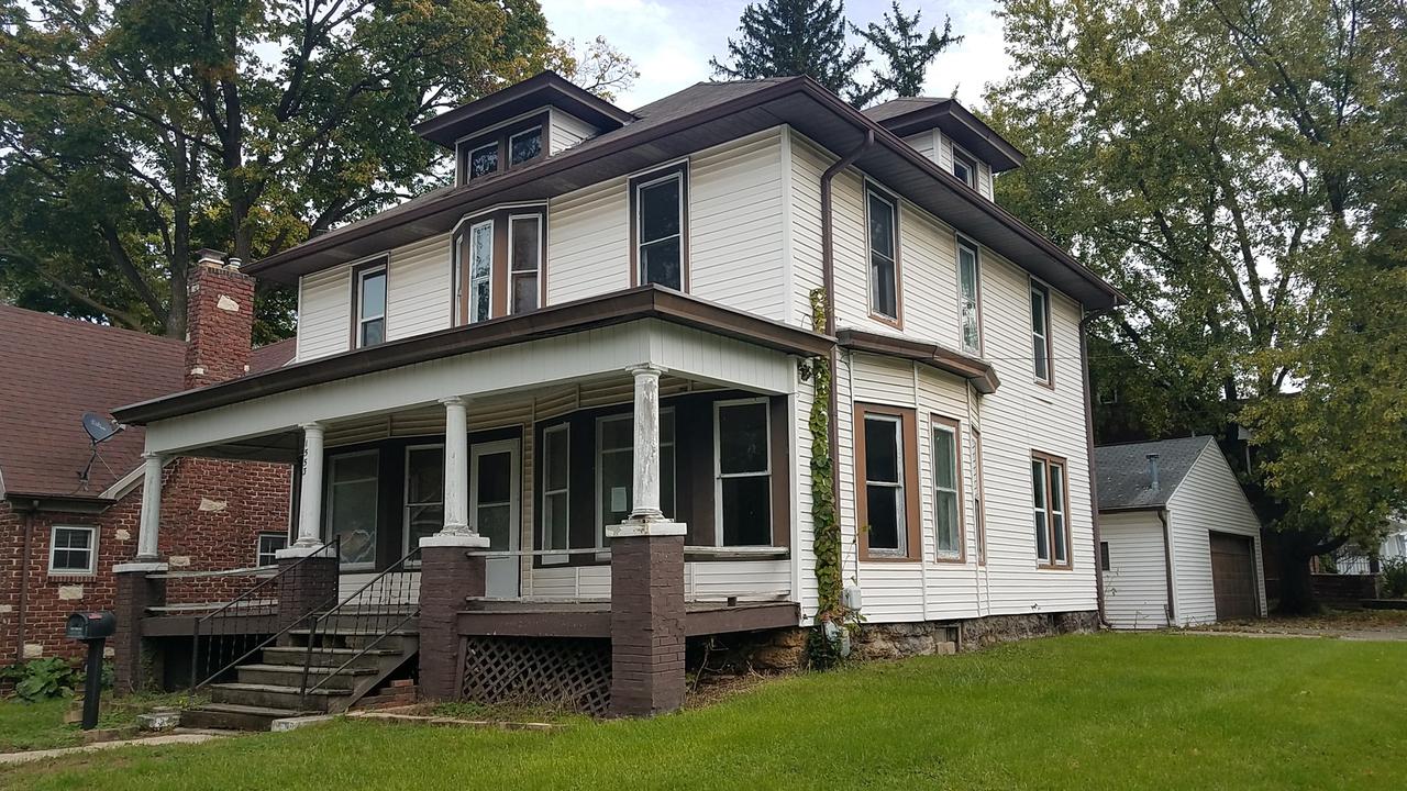 1553 S Chicago Ave., Freeport, IL 61032