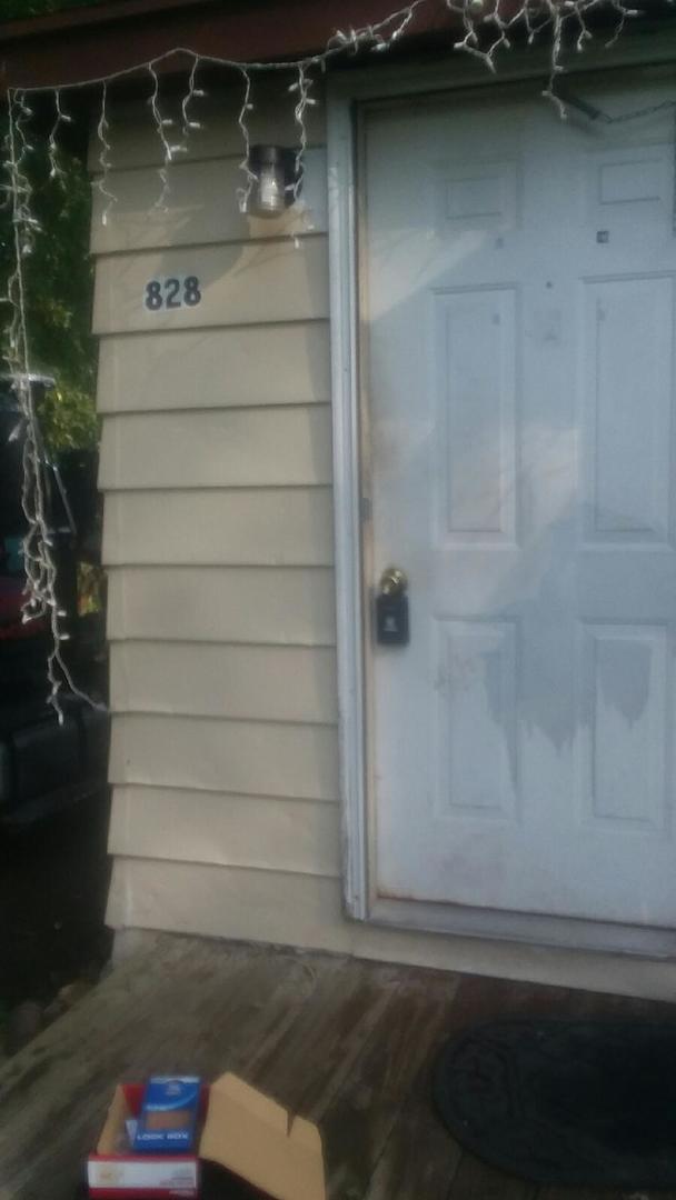 828 Wood Ave., Machesney Park, IL 61115