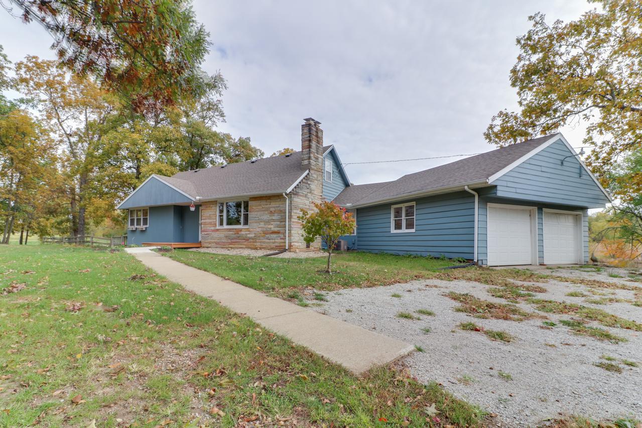 8485 N 2300 East Rd., Downs, IL 61736