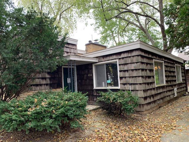 169 Sunnyside Ave., Crystal Lake, IL 60014