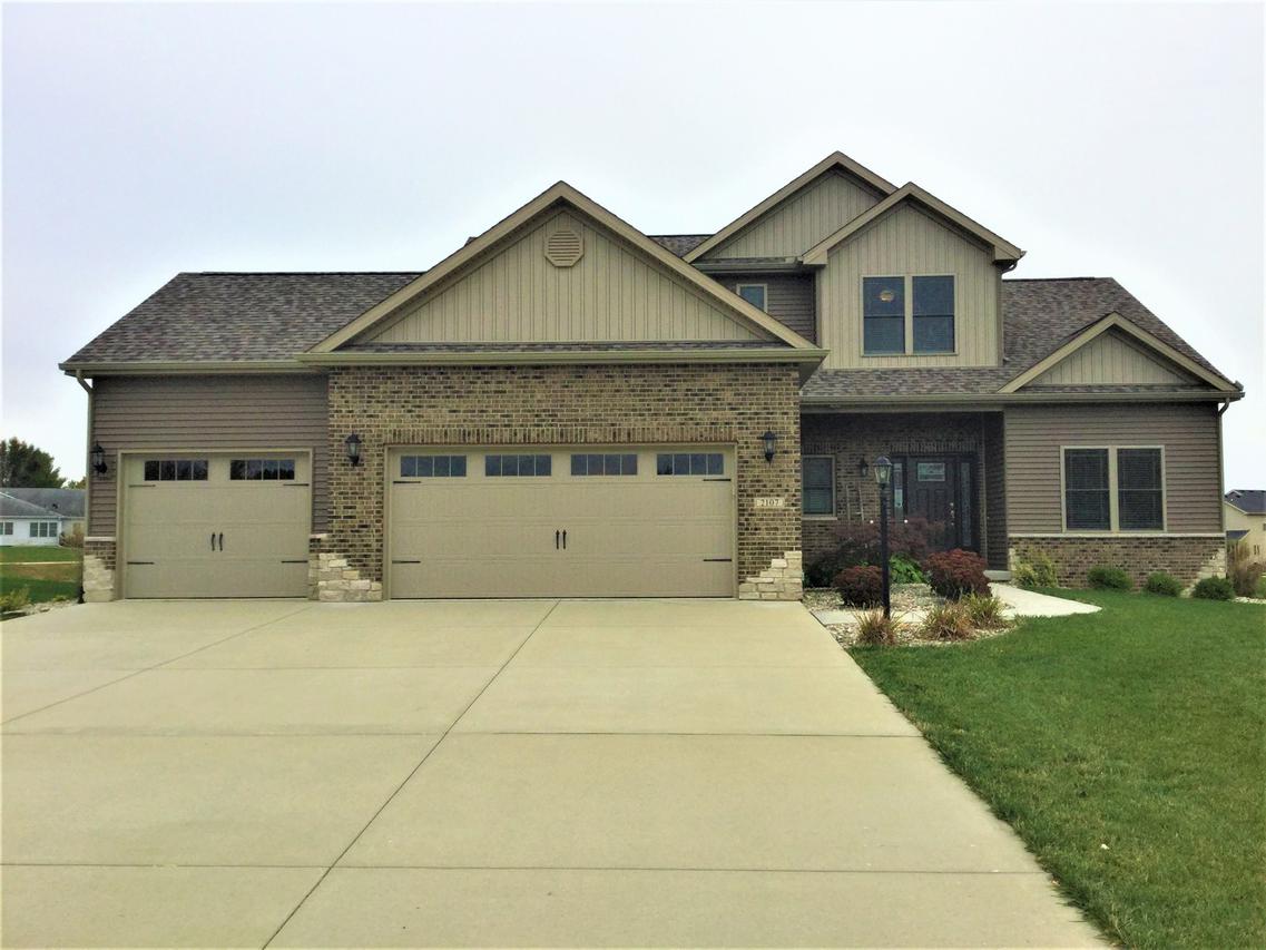 2107 E Slade Ln., Mahomet, IL 61853