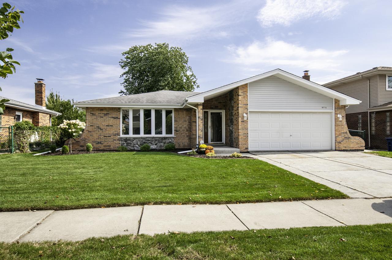 10733 E Olympia Cir., Palos Hills, IL 60465