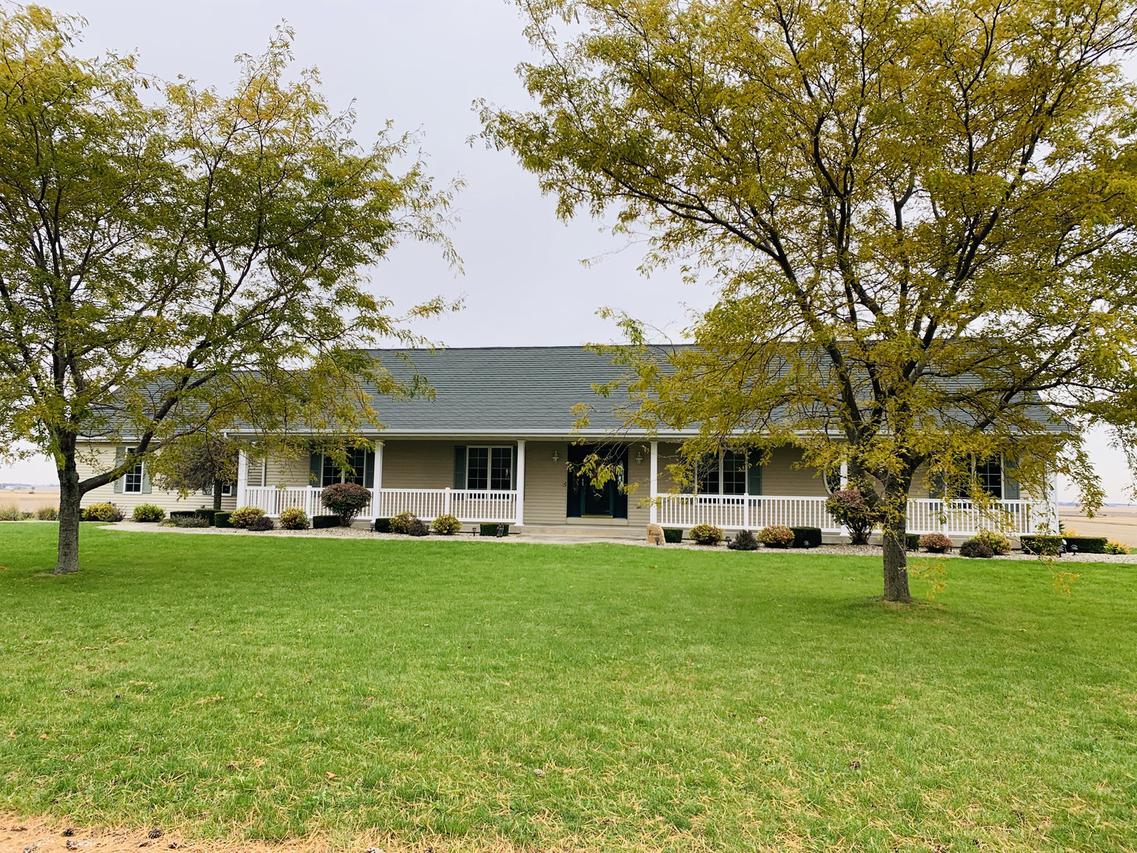 962 N 700 East Rd., Sibley, IL 61773