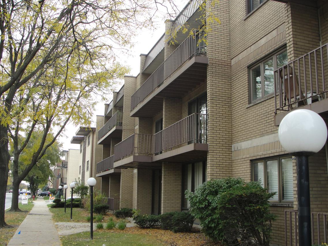 10002 S Pulaski Rd. #203, Oak Lawn, IL 60453