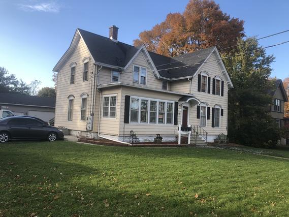 221 N California St., Sycamore, IL 60178