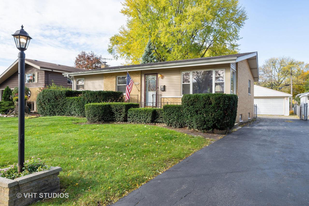 612 N Elmhurst Ave., Mount Prospect, IL 60056
