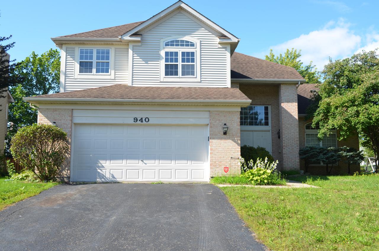 940 Glacier Pkwy., Algonquin, IL 60102